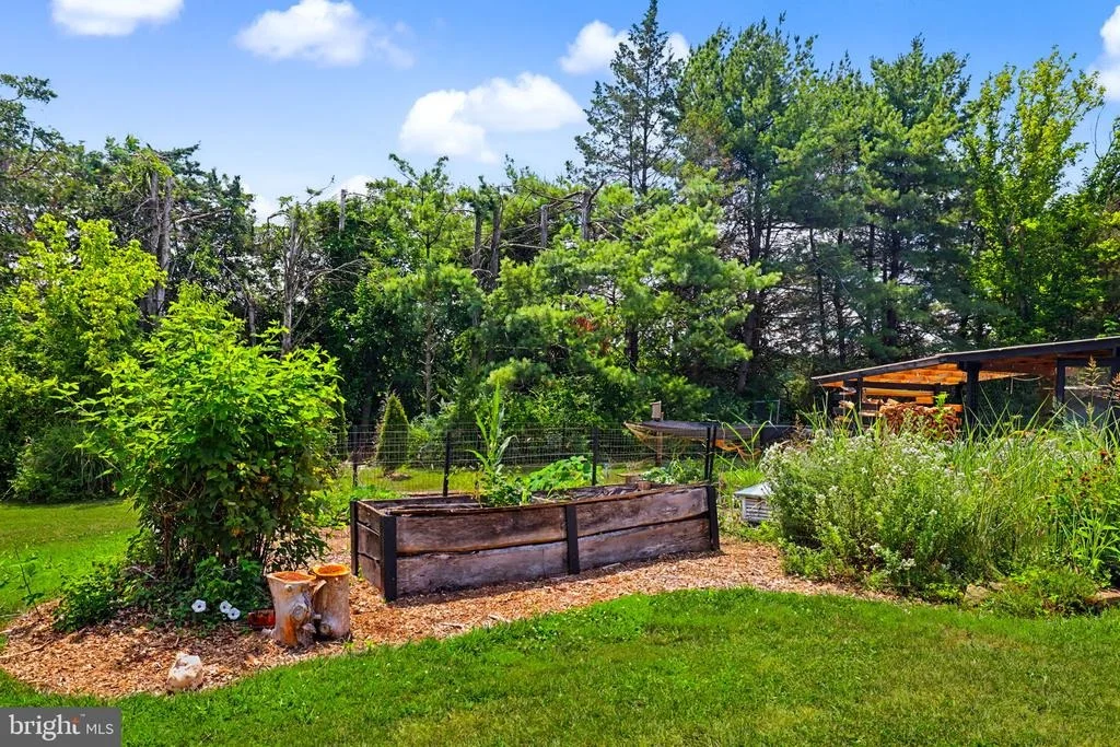 Photo of 2105 SHAWN DRIVE
