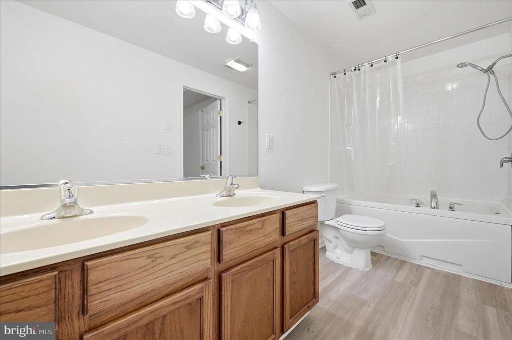 Photo of 282 FORD CIRCLE