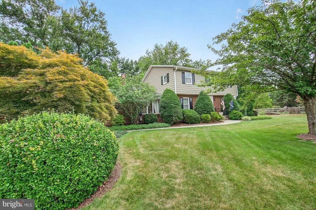 Photo of 8000 GLENDALE COURT