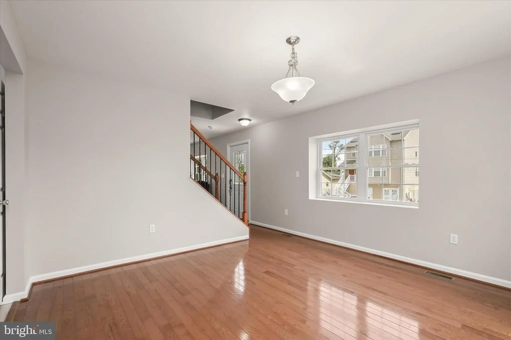 Photo of 305 BISHOP AVENUE