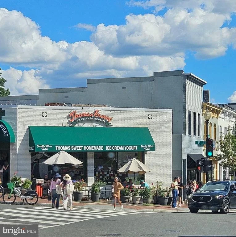 Photo of 4462 MACARTHUR BOULEVARD NW