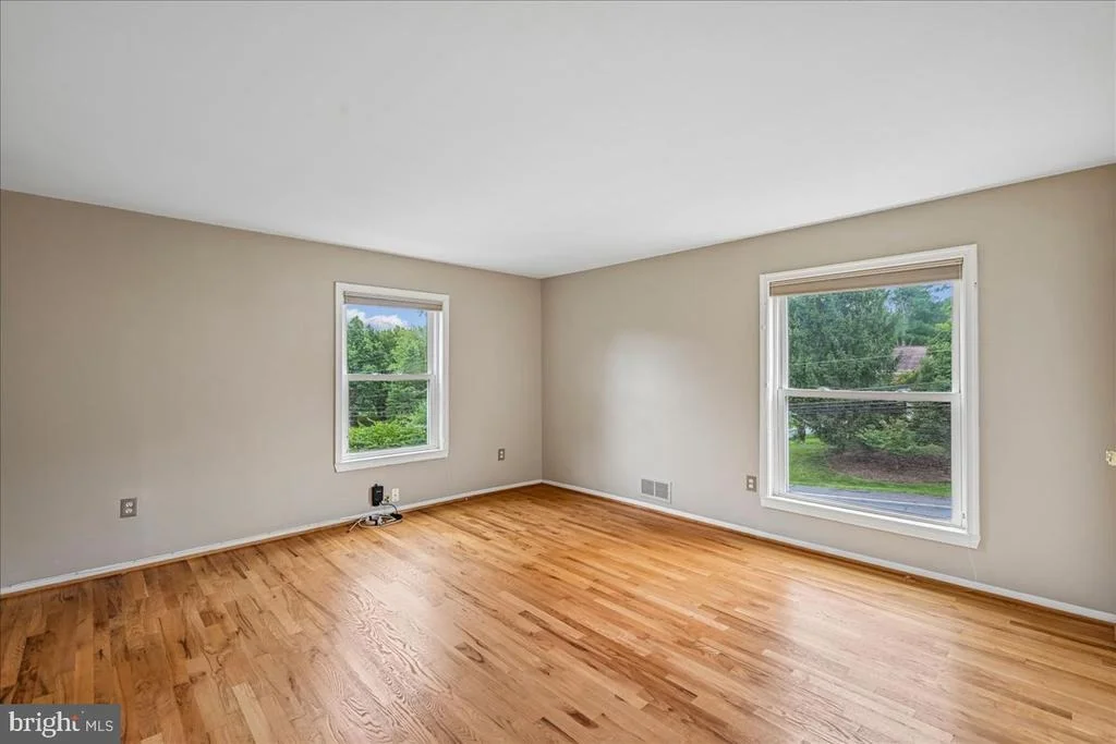 Photo of 8807 BELLS MILL ROAD