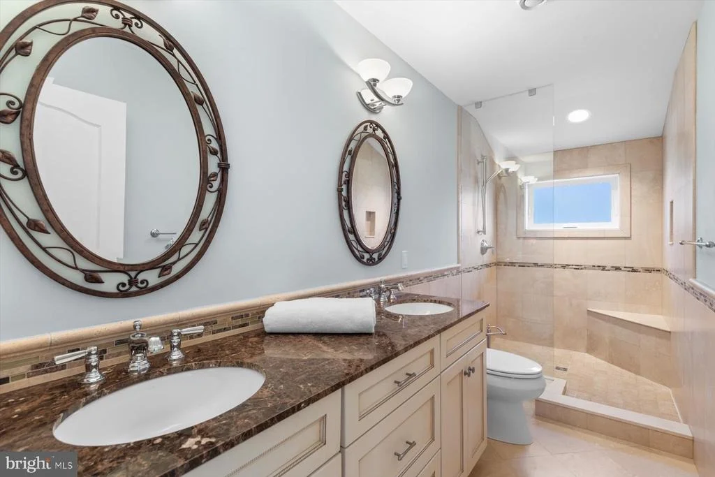 Photo of 309 W 5TH STREET