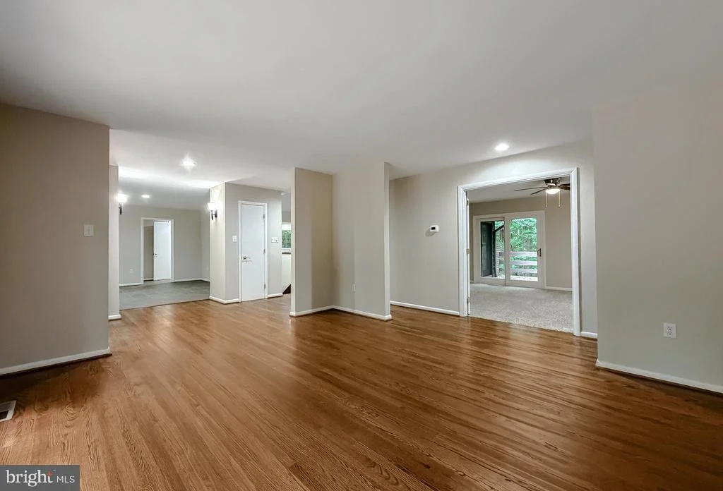 Photo of 8425 MAUSEN LANE