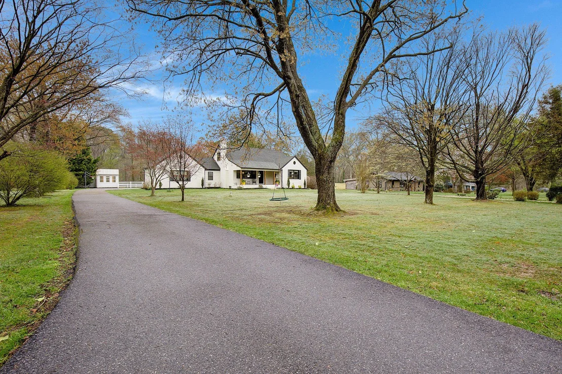 Photo of 818 CEDARCROFT DRIVE