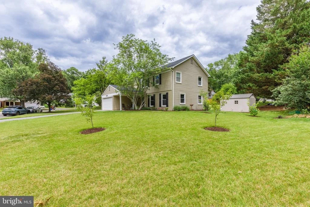 Photo of 15005 NARROWS LANE