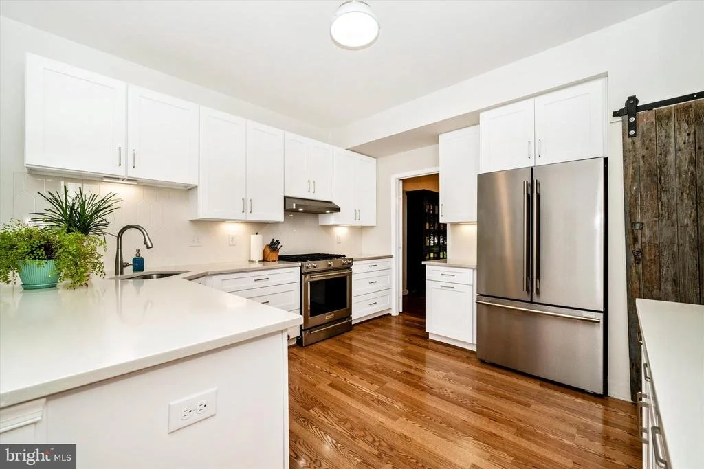 Photo of 2447 MERCHANT STREET