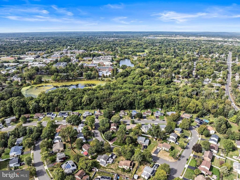 Photo of 52 COLLEEN CIRCLE