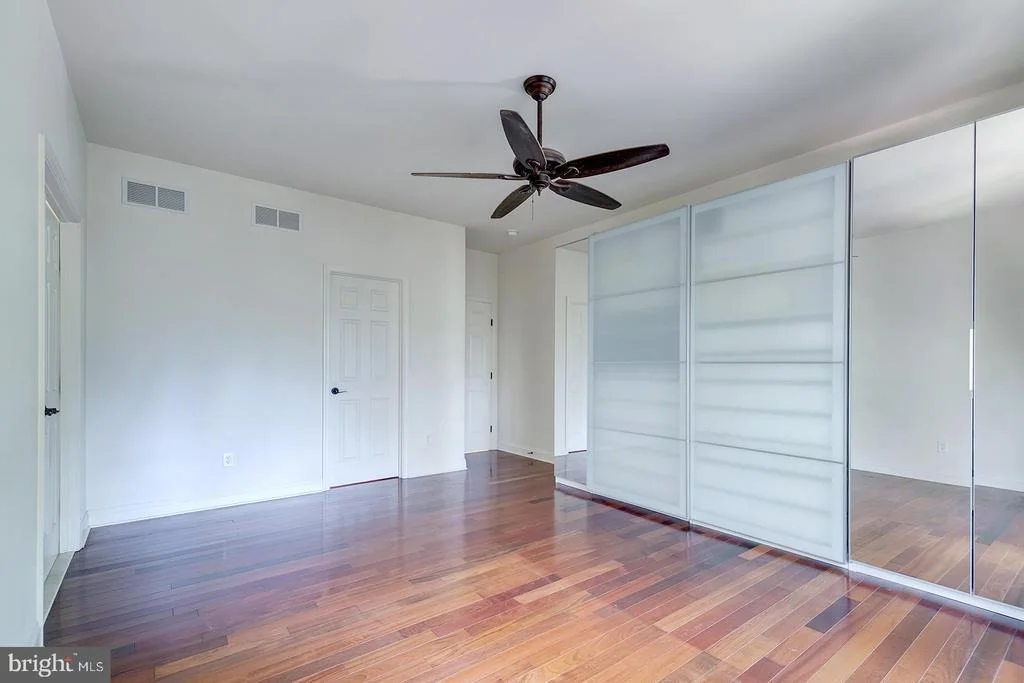 Photo of 142 W SHORE DRIVE