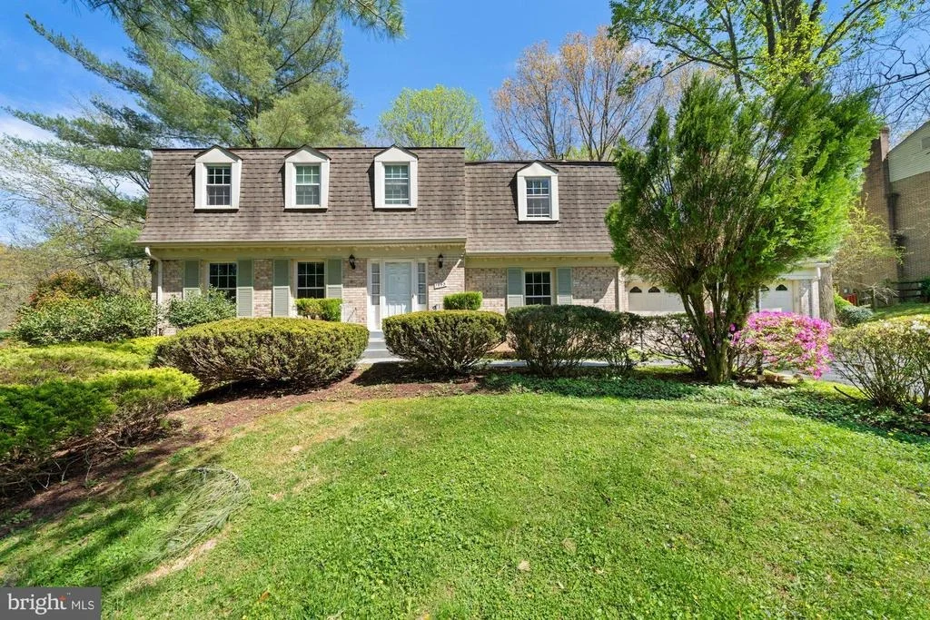 Photo of 1445 LAUREL HILL ROAD