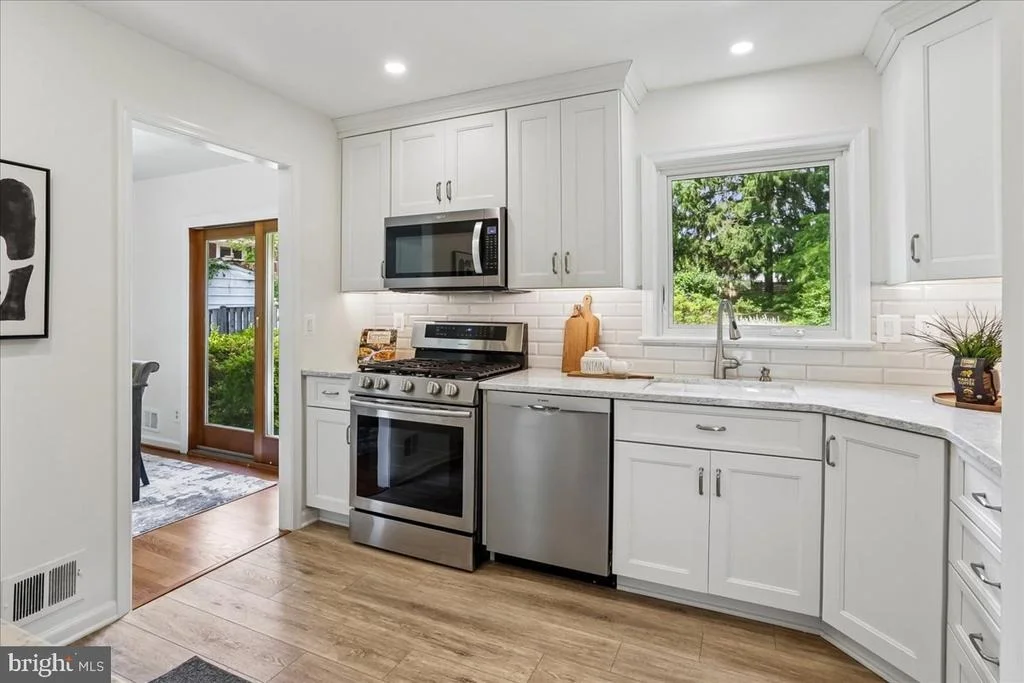 Photo of 3604 HERITAGE LANE