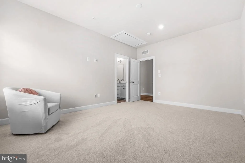 Photo of 15503 TWIN RIVER CIR