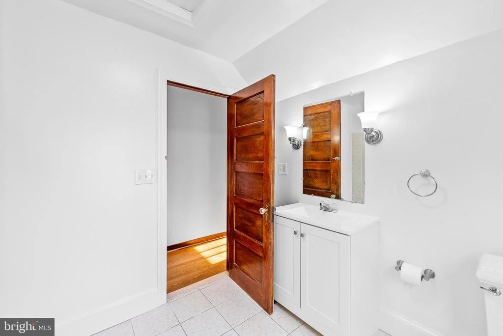 Photo of 232 TUCKERMAN STREET NW