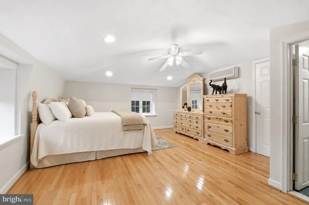 Photo of 3800 QUEEN MARY DRIVE