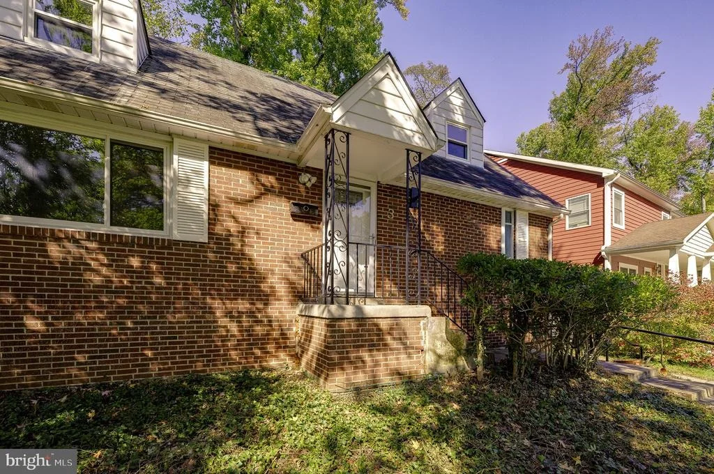 Photo of 3 LAKESIDE DRIVE