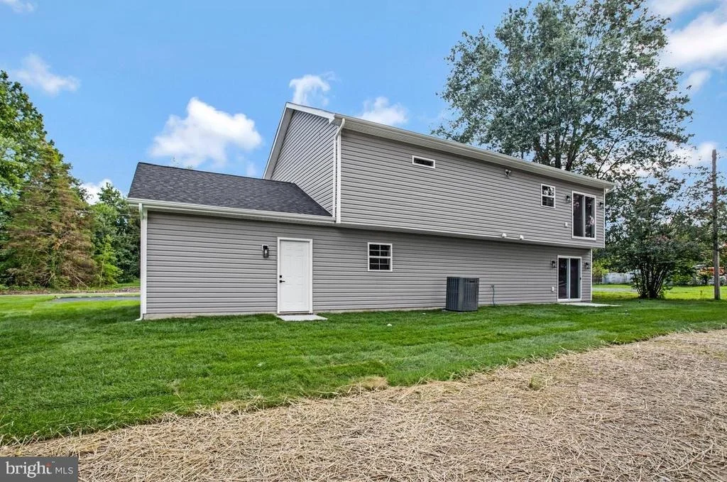 Photo of 10 POPLAR LANE