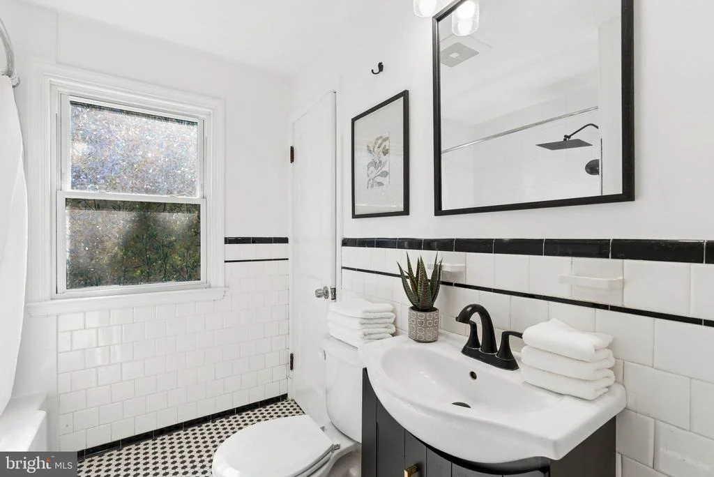 Photo of 5572 OAKLAND ROAD