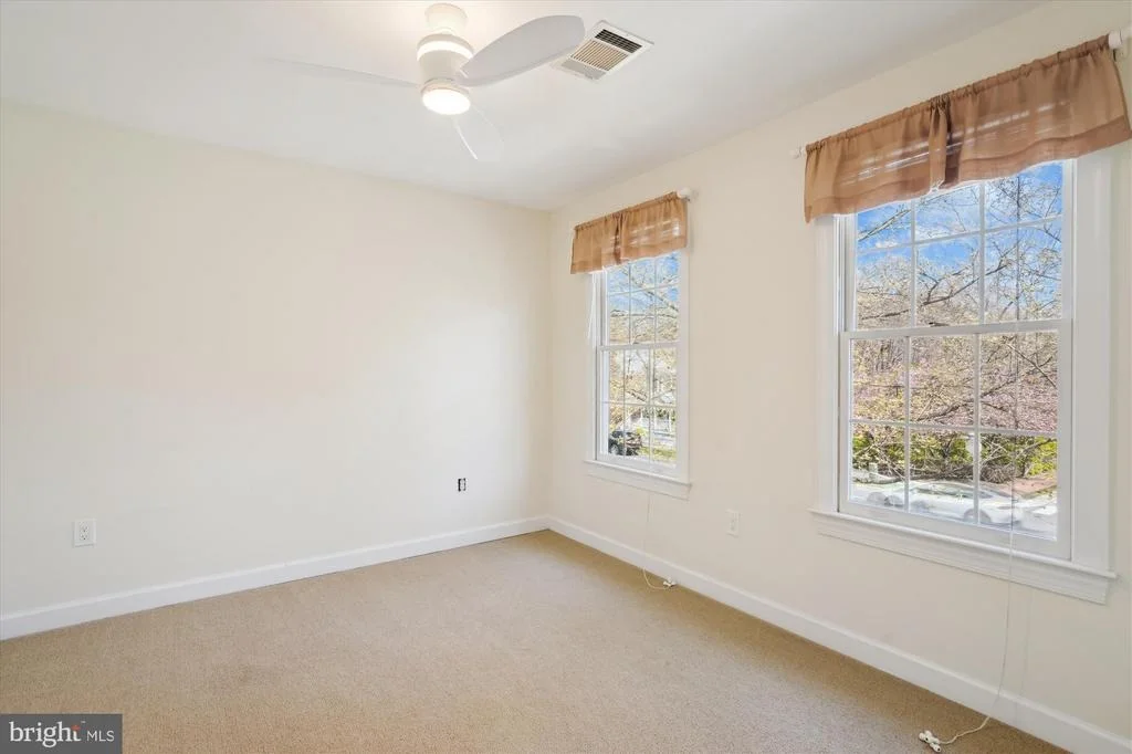 Photo of 302 TSCHIFFELY SQUARE ROAD