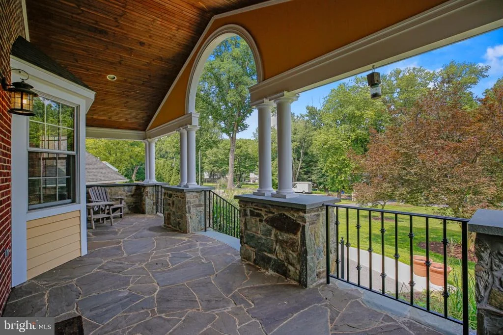 Photo of 318 DUXBURY ROAD