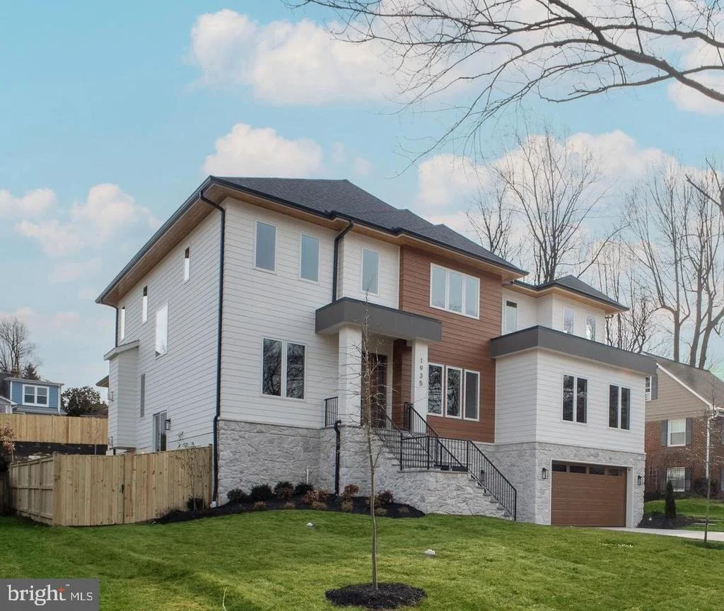 Photo of 1935 FOXHALL ROAD
