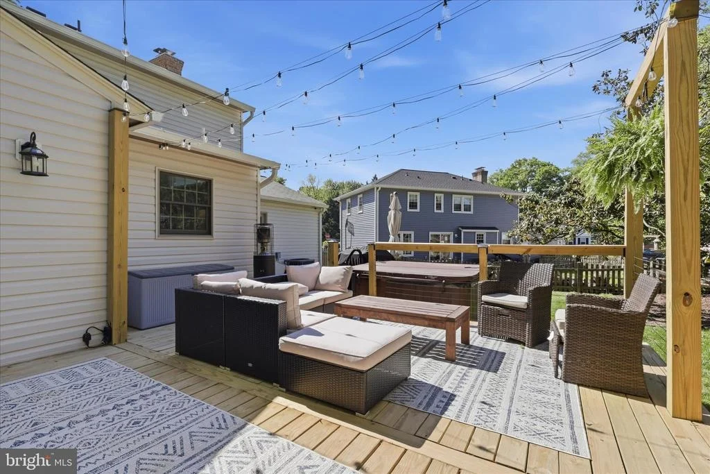 Photo of 8604 RIVERSIDE ROAD