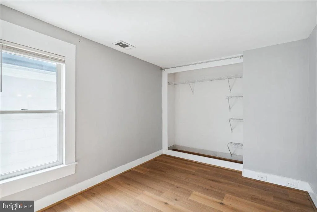 Photo of 218 5TH STREET W