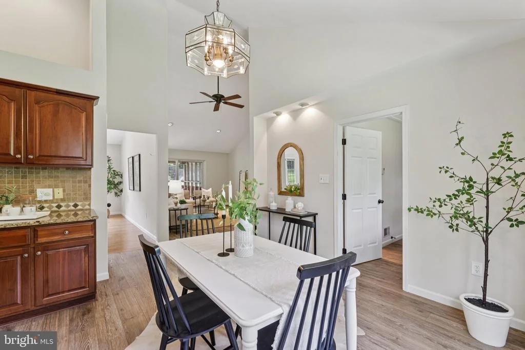 Photo of 7584 CARLIN ROAD