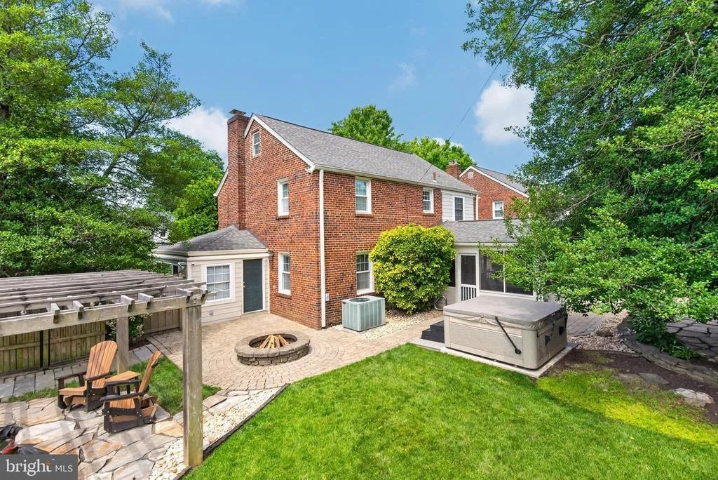 Photo of 9701 LAWNDALE DRIVE