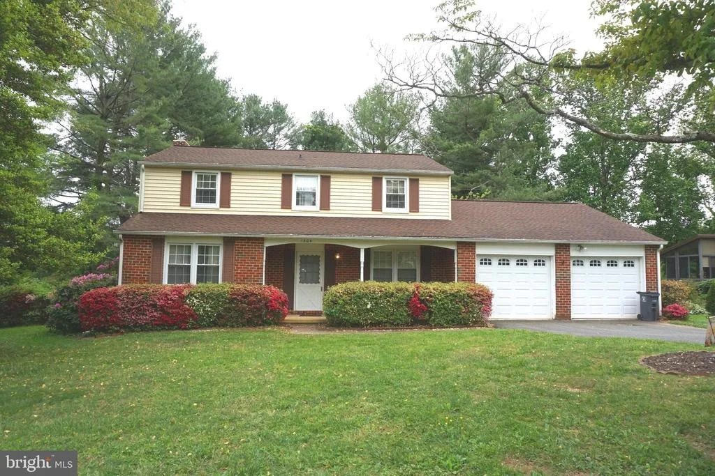 Photo of 1304 CHEZ COURT