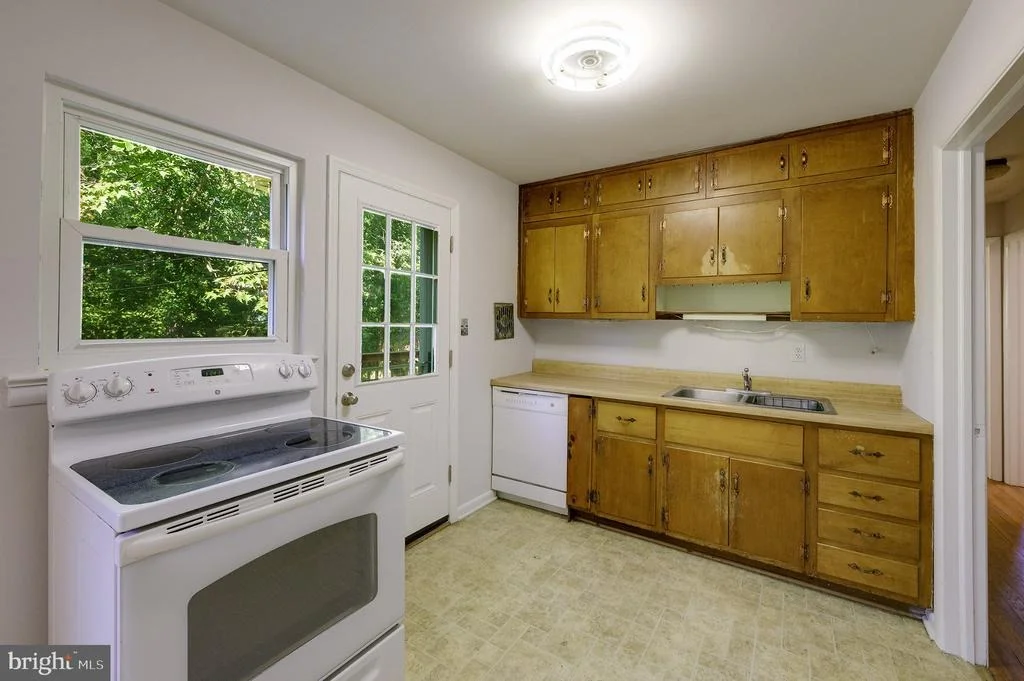 Photo of 3 LAKESIDE DRIVE