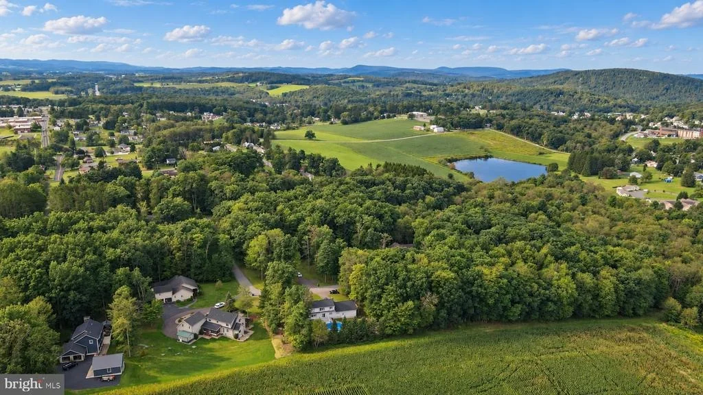Photo of 607 PIN OAK CIRCLE