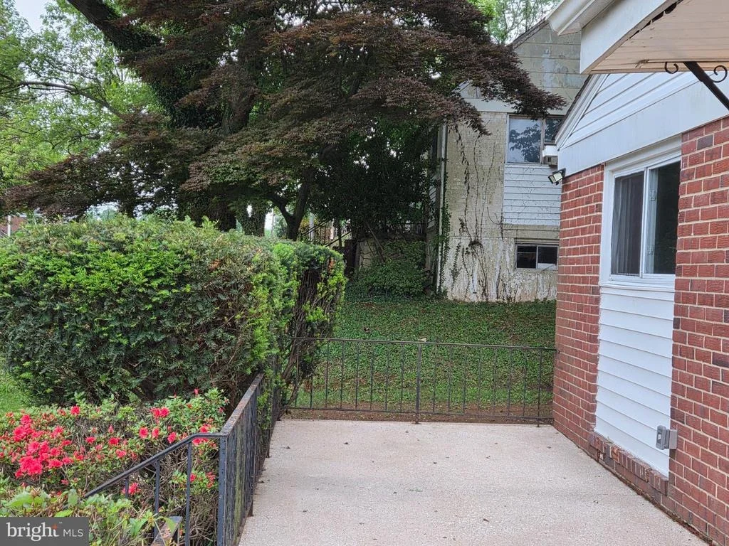 Photo of 5912 WINNER AVENUE