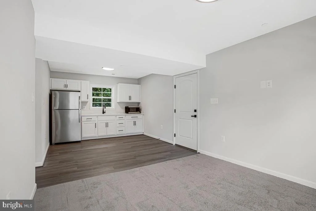 Photo of 10 POPLAR LANE