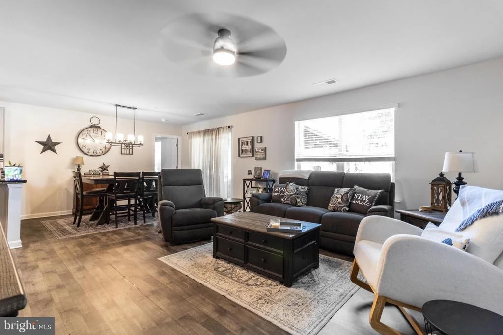 Photo of 142 POND VIEW LANE