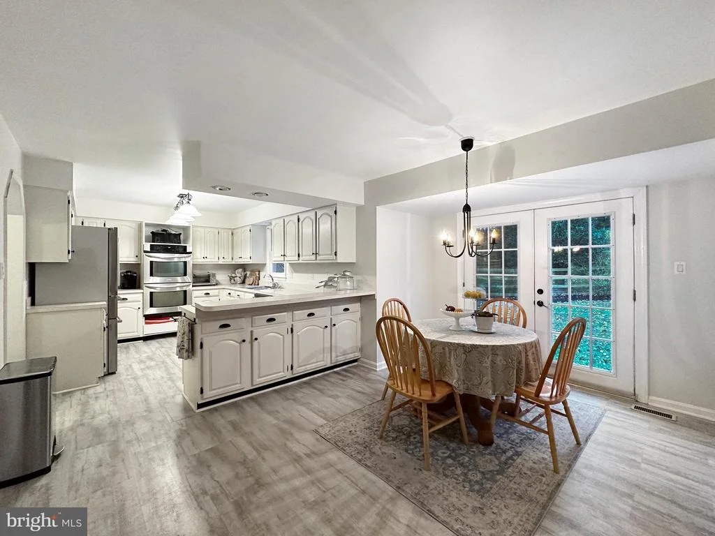 Photo of 325 SOAPSTONE LANE