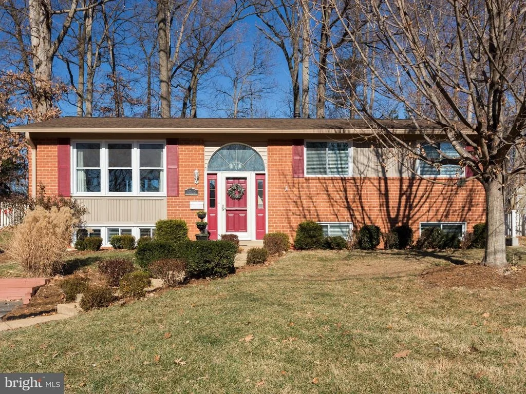 Photo of 8702 VICTORIA ROAD