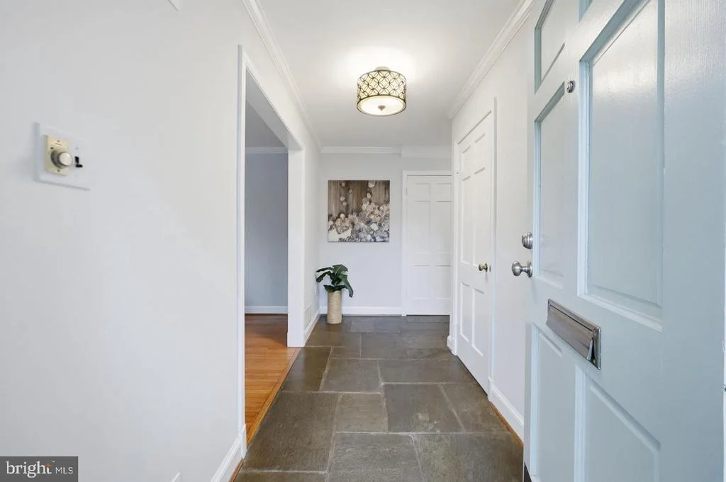 Photo of 5910 OVERLEA ROAD