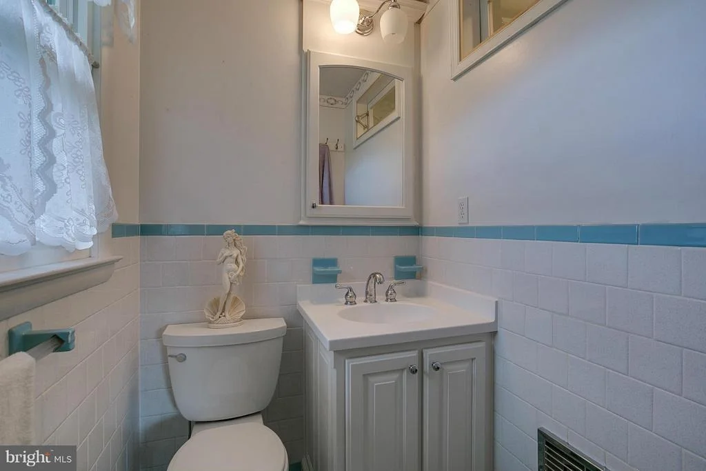 Photo of 344 BARNES AVENUE
