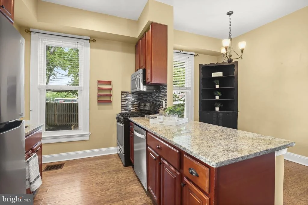 Photo of 1209 LINDEN AVENUE
