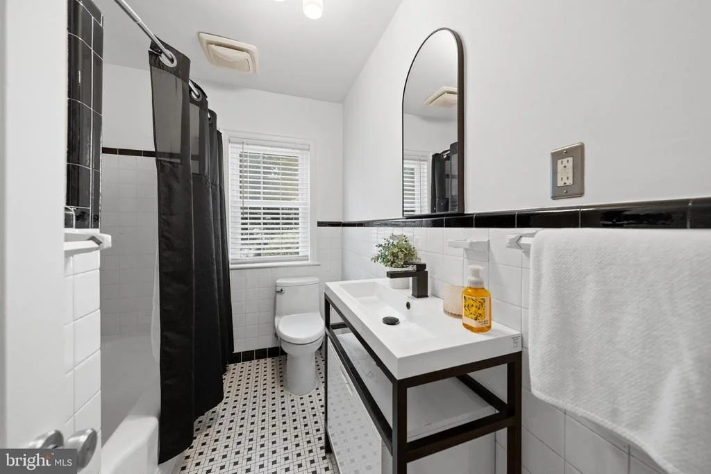 Photo of 404 LEXINGTON DRIVE