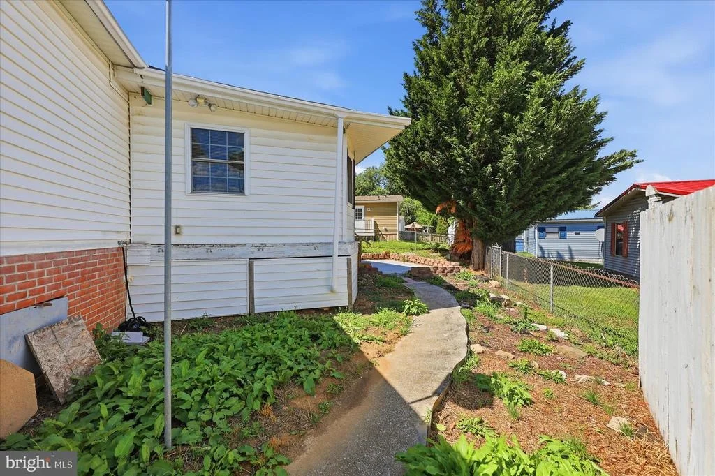 Photo of 16256 MCGREGOR DRIVE