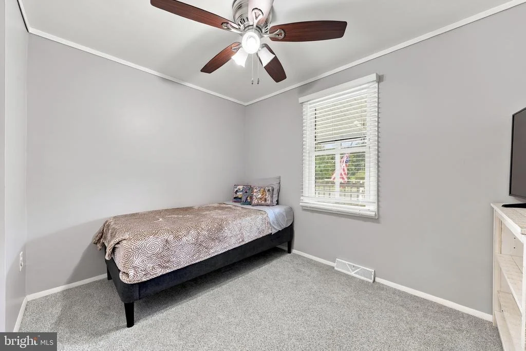 Photo of 989 BOUNDARY ROAD