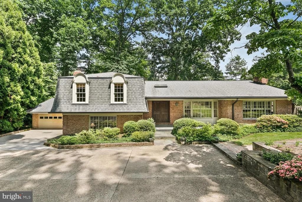 Photo of 1613 FOREST LANE