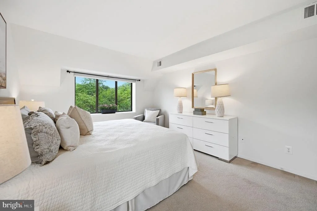Photo of Unit C at 1659 PARKCREST CIRCLE