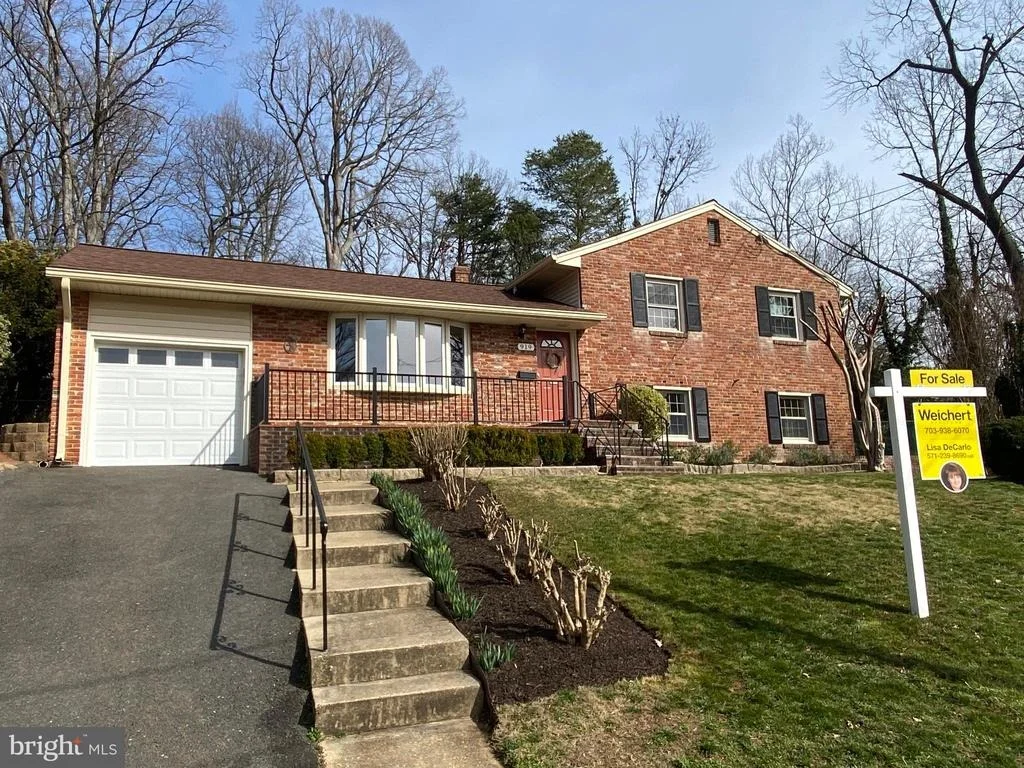 Photo of 919 JUNIPER PLACE