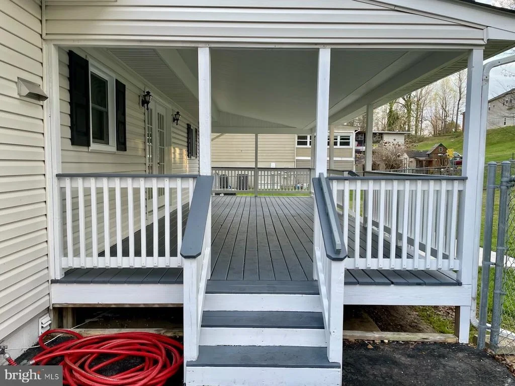 Photo of 15 WILLOW LANE