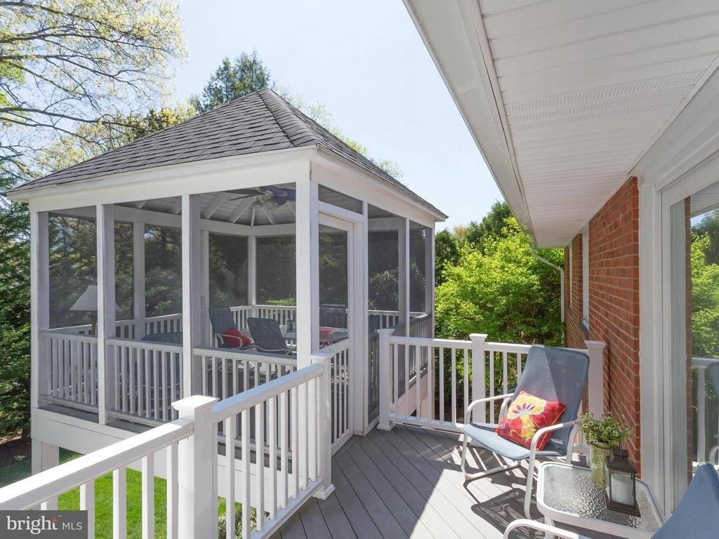 Photo of 1827 DEER DRIVE