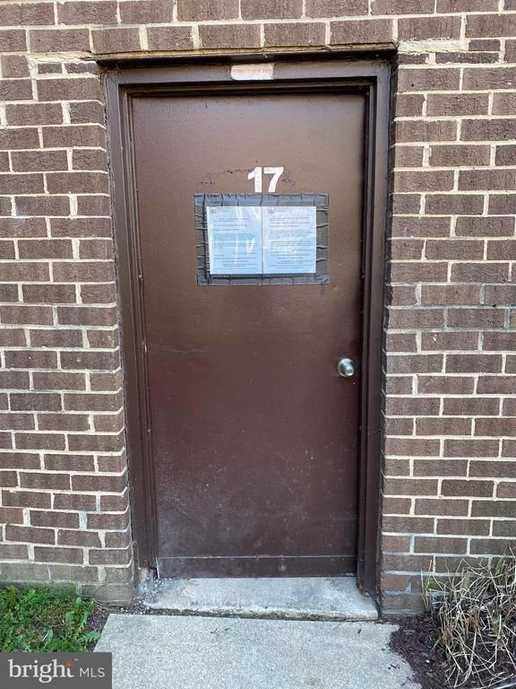 Photo of Unit 2E5 at 17824 BUEHLER ROAD