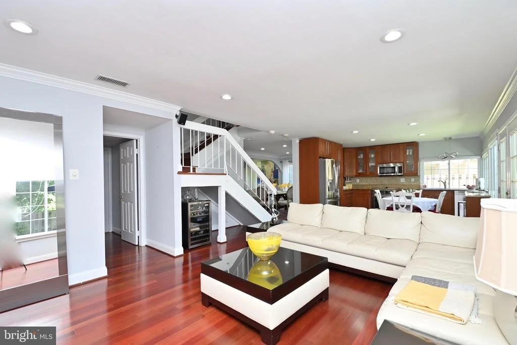 Photo of 8634 RESECA LANE