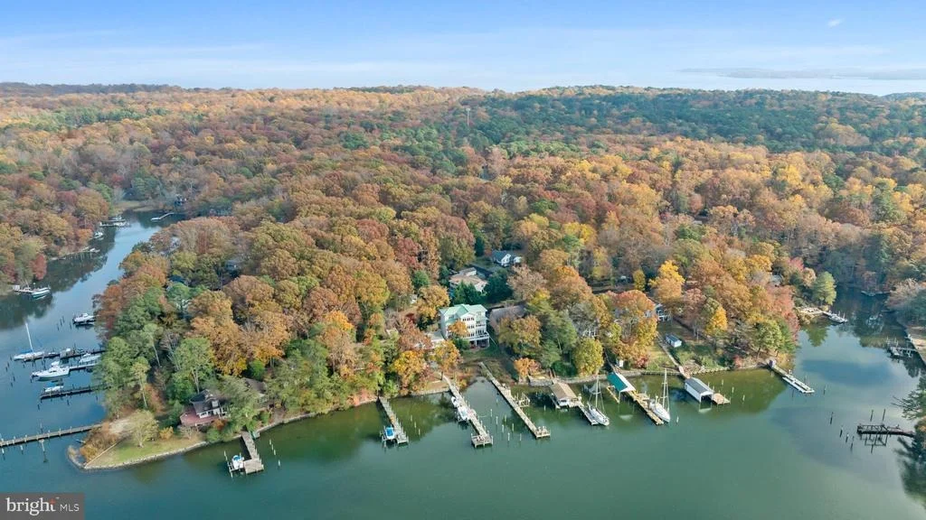 Photo of 206 HARBOR DRIVE